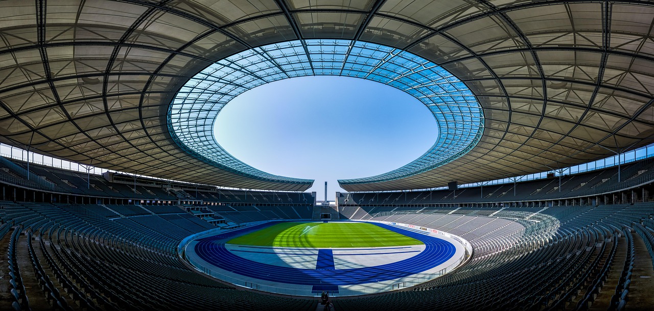 Leeres Fußballstadion.