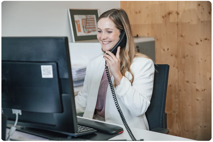 Unsere Mitarbeiter sind jederzeit telefonisch zu erreichen